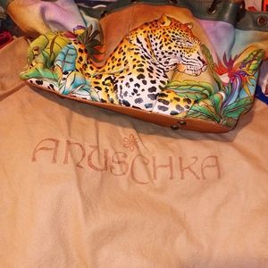 L I have a brand new Anushka handbag